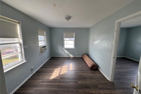 Снять в аренду квартиру в Холливуд, Флорида 1 спальня, 270.44м2, № 2004297 - фото 13