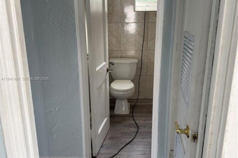 Снять в аренду квартиру в Холливуд, Флорида 1 спальня, 270.44м2, № 2004297 - фото 11