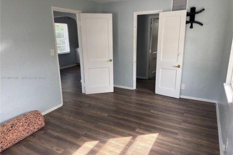 Снять в аренду квартиру в Холливуд, Флорида 1 спальня, 270.44м2, № 2004297 - фото 17