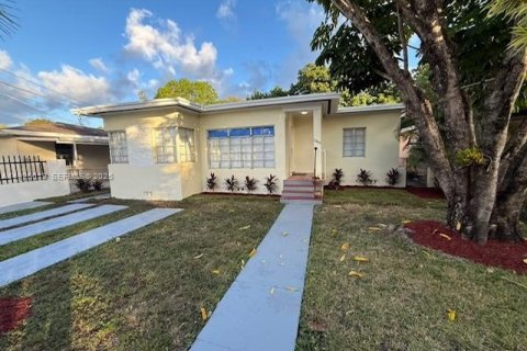 Casa en venta en Miami, Florida, 3 dormitorios, 134.24 m2 № 1984156 - foto 1