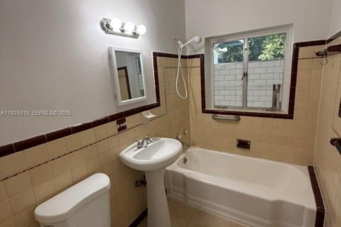 Casa en venta en Miami, Florida, 3 dormitorios, 134.24 m2 № 1984156 - foto 10