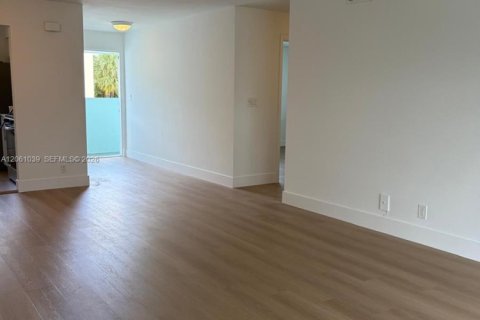 Copropriété à vendre à Deerfield Beach, Floride: 2 chambres, 88.26 m2 № 2247282 - photo 3