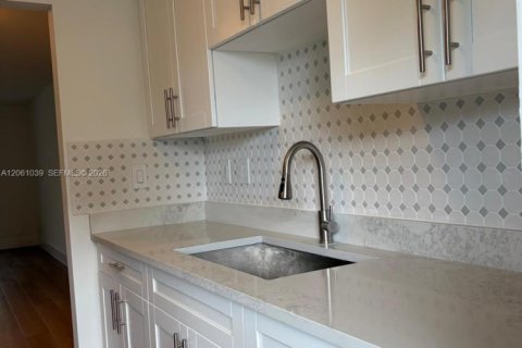 Copropriété à vendre à Deerfield Beach, Floride: 2 chambres, 88.26 m2 № 2247282 - photo 8