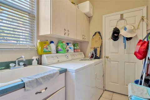 Casa en venta en Spring Hill, Florida, 3 dormitorios, 193.33 m2 № 1737111 - foto 26