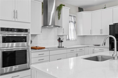 Casa en venta en Wesley Chapel, Florida, 5 dormitorios, 391.12 m2 № 1919723 - foto 18