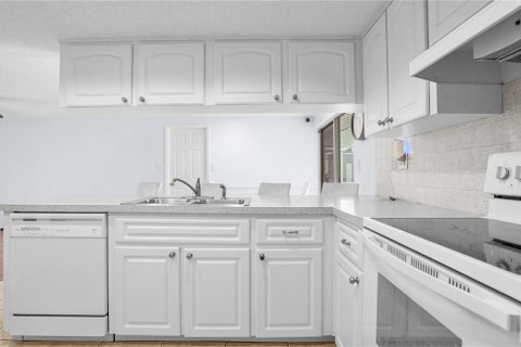 Casa en venta en Port Richey, Florida, 3 dormitorios, 147.62 m2 № 2220410 - foto 11