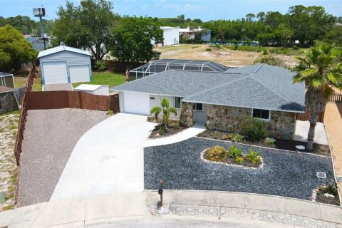House in Port Richey, Florida 3 bedrooms, 147.62 sq.m. № 2220410