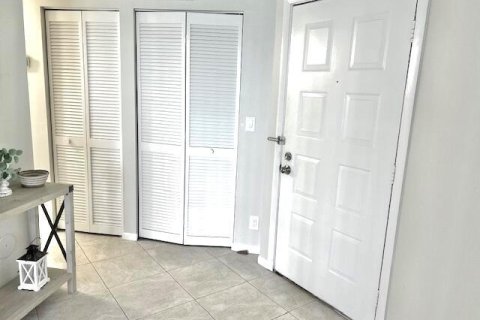 Condo in Jupiter, Florida, 1 bedroom № 2085358 - photo 17