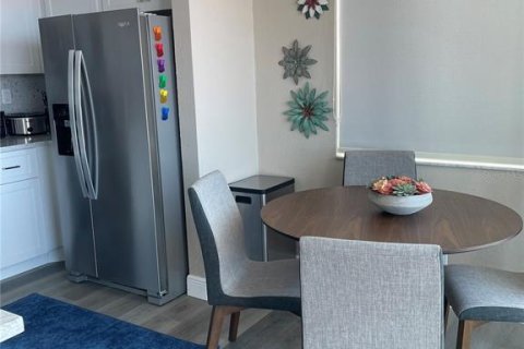 Снять в аренду кондоминиум в Сент-Питерсберг, Флорида 1 комната, 95.69м2, № 1509004 - фото 3