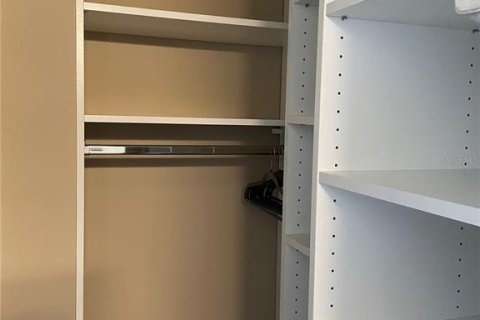 Снять в аренду кондоминиум в Сент-Питерсберг, Флорида 1 комната, 95.69м2, № 1509004 - фото 24