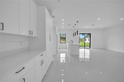 House in Lehigh Acres, Florida 3 bedrooms № 1798833 - photo 13