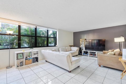 Купить кондоминиум в Авентура, Флорида 3 спальни, 128.21м2, № 1977319 - фото 10