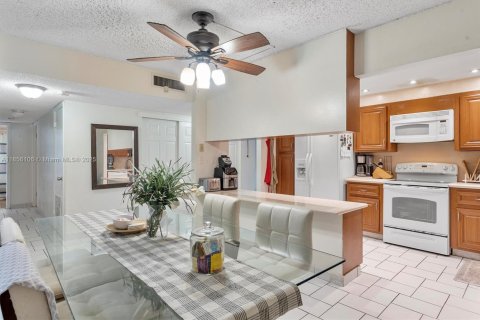 Купить кондоминиум в Авентура, Флорида 3 спальни, 128.21м2, № 1977319 - фото 1