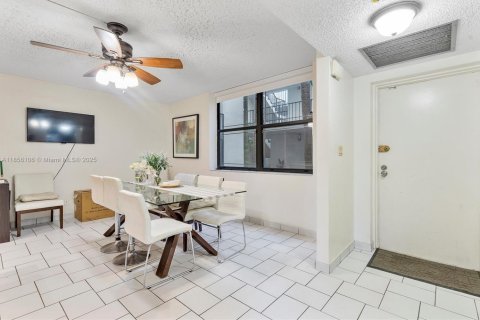 Купить кондоминиум в Авентура, Флорида 3 спальни, 128.21м2, № 1977319 - фото 12