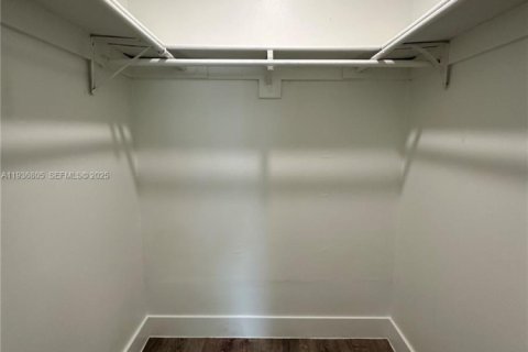 Apartment in Hallandale Beach, Florida 2 bedrooms № 1994665 - photo 26