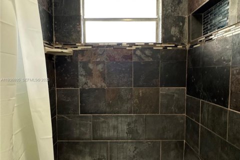 Apartment in Hallandale Beach, Florida 2 bedrooms № 1994665 - photo 18