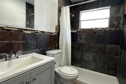 Apartment in Hallandale Beach, Florida 2 bedrooms № 1994665 - photo 17