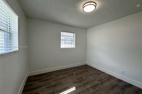 Apartment in Hallandale Beach, Florida 2 bedrooms № 1994665 - photo 21