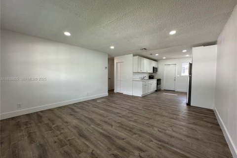 Apartment in Hallandale Beach, Florida 2 bedrooms № 1994665 - photo 9