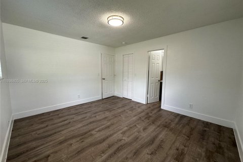 Apartment in Hallandale Beach, Florida 2 bedrooms № 1994665 - photo 28