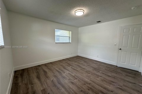 Apartment in Hallandale Beach, Florida 2 bedrooms № 1994665 - photo 27