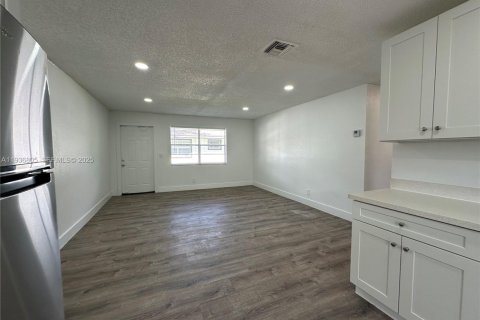 Apartment in Hallandale Beach, Florida 2 bedrooms № 1994665 - photo 6