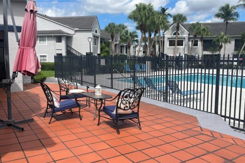 Copropriété à louer à Miami, Floride: 2 chambres, 101.26 m2 № 2051506 - photo 6