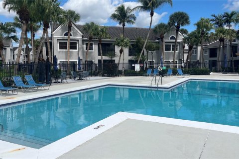 Copropriété à louer à Miami, Floride: 2 chambres, 101.26 m2 № 2051506 - photo 7