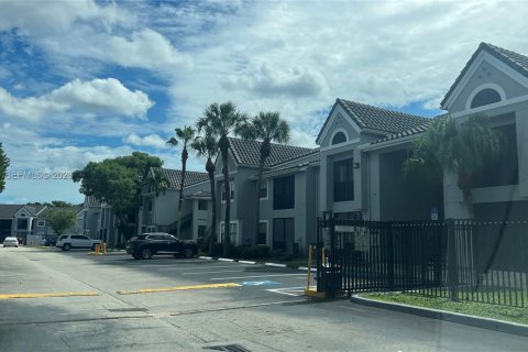 Copropriété à louer à Miami, Floride: 2 chambres, 101.26 m2 № 2051506 - photo 5