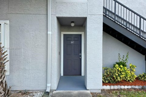 Copropriété à louer à Miami, Floride: 2 chambres, 101.26 m2 № 2051506 - photo 2