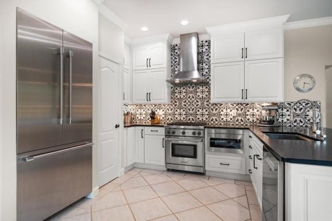 House in Tampa, Florida 3 bedrooms, 225.01 sq.m. № 1776859 - photo 13