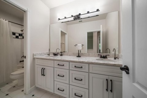 House in Tampa, Florida 3 bedrooms, 225.01 sq.m. № 1776859 - photo 28