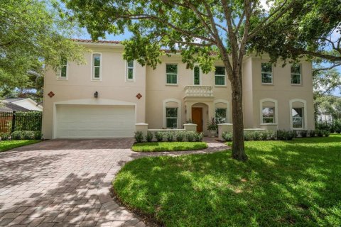 House in Tampa, Florida 3 bedrooms, 225.01 sq.m. № 1776859 - photo 1