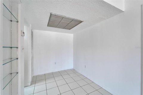 Condo in New Port Richey, Florida, 1 bedroom  № 1373731 - photo 20