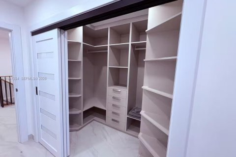 Adosado en alquiler en North Miami Beach, Florida, 3 dormitorios, 227.61 m2 № 2054640 - foto 8