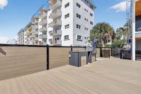 Adosado en alquiler en North Miami Beach, Florida, 3 dormitorios, 227.61 m2 № 2054640 - foto 21