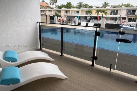 Adosado en alquiler en North Miami Beach, Florida, 3 dormitorios, 227.61 m2 № 2054640 - foto 12