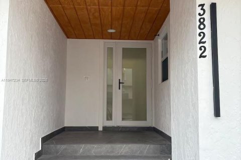 Adosado en alquiler en North Miami Beach, Florida, 3 dormitorios, 227.61 m2 № 2054640 - foto 24