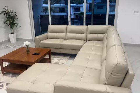 Adosado en alquiler en North Miami Beach, Florida, 3 dormitorios, 227.61 m2 № 2054640 - foto 18