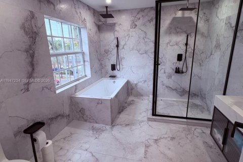 Adosado en alquiler en North Miami Beach, Florida, 3 dormitorios, 227.61 m2 № 2054640 - foto 4