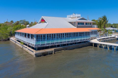 Commercial property in Sebastian, Florida № 2297996 - photo 13