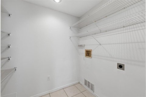 House in Spring Hill, Florida 2 bedrooms, 119.19 sq.m. № 2195789 - photo 28