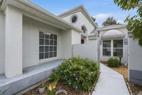 House in Spring Hill, Florida 2 bedrooms, 119.19 sq.m. № 2195789 - photo 3