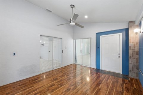 House in Spring Hill, Florida 2 bedrooms, 119.19 sq.m. № 2195789 - photo 30