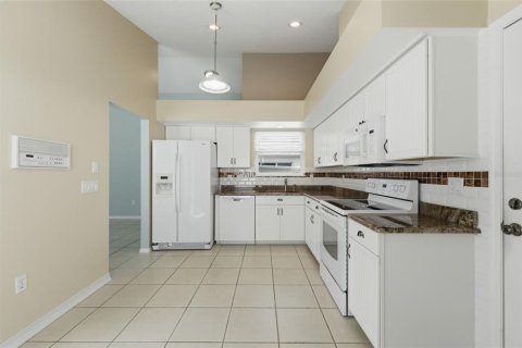 House in Spring Hill, Florida 2 bedrooms, 119.19 sq.m. № 2195789 - photo 15