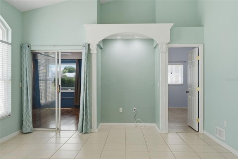 House in Spring Hill, Florida 2 bedrooms, 119.19 sq.m. № 2195789 - photo 10