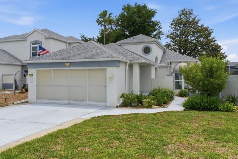 House in Spring Hill, Florida 2 bedrooms, 119.19 sq.m. № 2195789 - photo 2