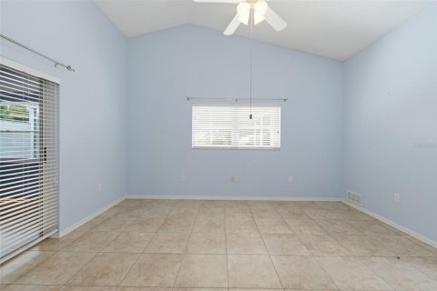 House in Spring Hill, Florida 2 bedrooms, 119.19 sq.m. № 2195789 - photo 18