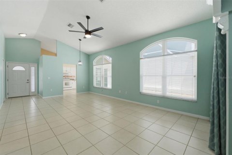 House in Spring Hill, Florida 2 bedrooms, 119.19 sq.m. № 2195789 - photo 12