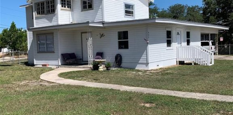 House in Sebring, Florida 3 bedrooms, 159.61 sq.m. № 1802005